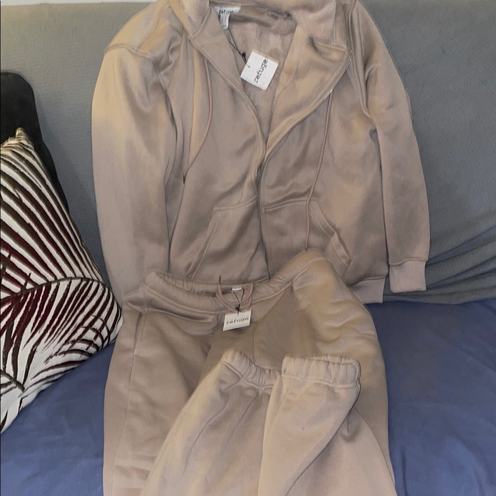 Refuge Cozy Cream Fleece Zip Up Hoodie & Jogger Set